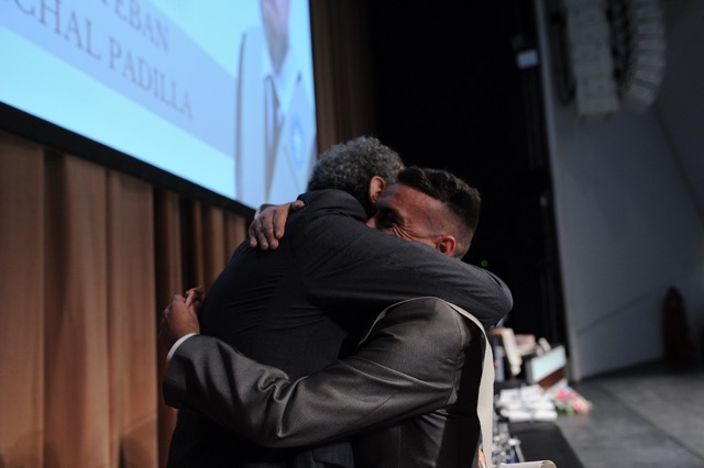 Abrazo 8